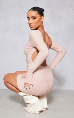 Deep Rose Textured Thumbhole Backless Bodycon Dress